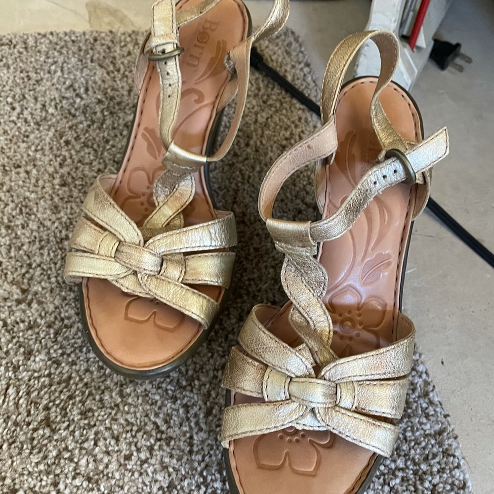 Born women’s sandals